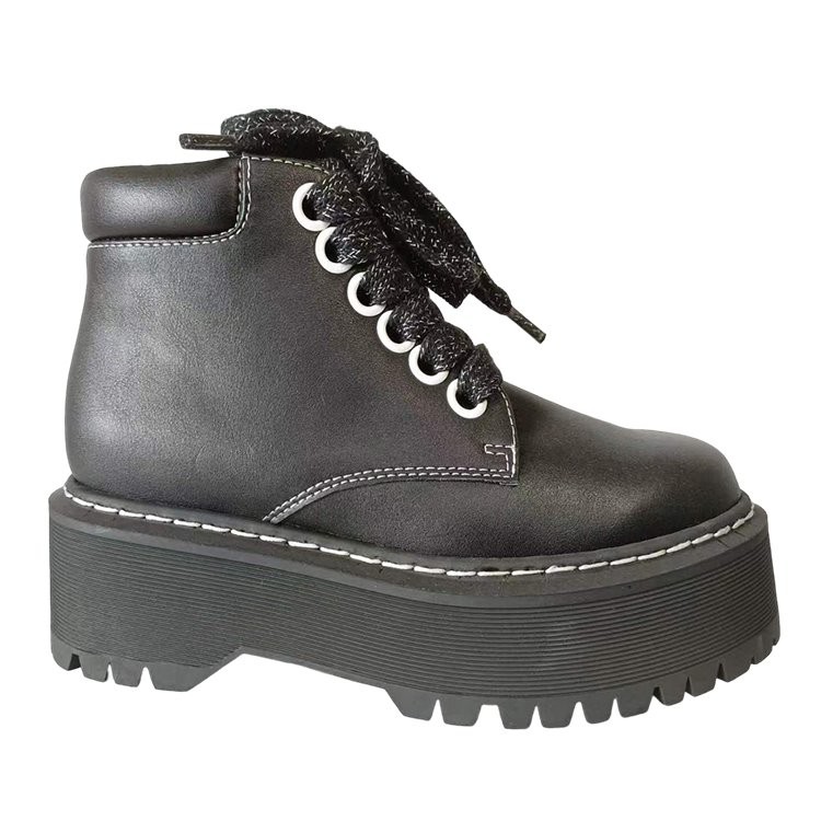 Niskie buty na platformie